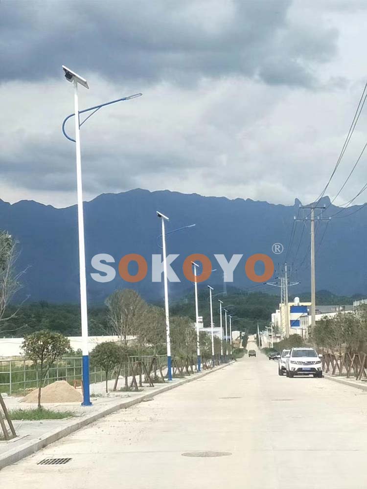 福建南平光泽县某道路太阳能路灯成功亮灯